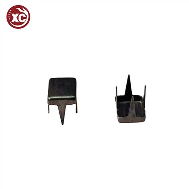 Štyri pazúrové nity